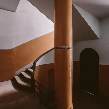 подобово у місті львові на вулиця ференца ліста 3 біля палацу мистецтв центр 公寓 利沃夫