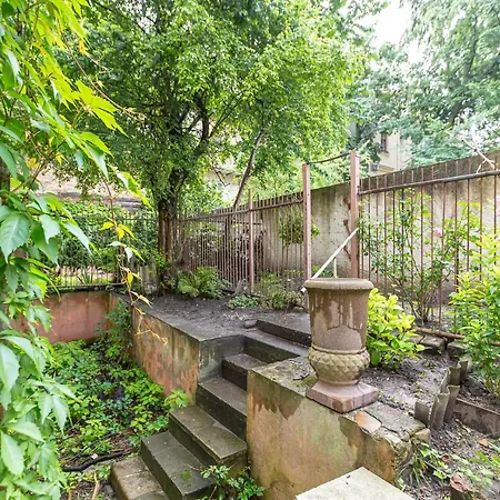 公寓 подобово у місті львові на вулиця ференца ліста 3 біля палацу мистецтв центр 利沃夫