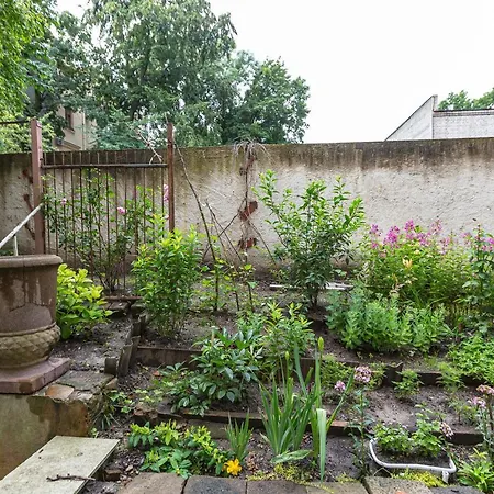 подобово у місті львові на вулиця ференца ліста 3 біля палацу мистецтв центр 公寓 *