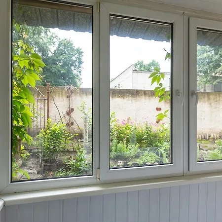 Apartman подобово у місті львові на вулиця ференца ліста 3 біля палацу мистецтв центр *