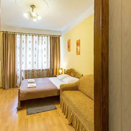 подобово у місті львові на вулиця ференца ліста 3 біля палацу мистецтв центр * 利沃夫