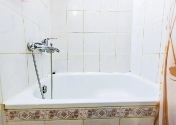 подобово у місті львові на вулиця ференца ліста 3 біля палацу мистецтв центр Leópolis