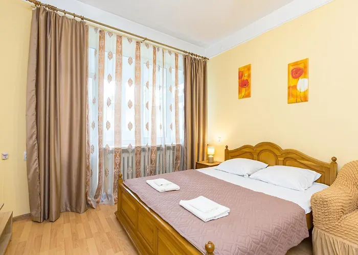 подобово у місті львові на вулиця ференца ліста 3 біля палацу мистецтв центр شقة *