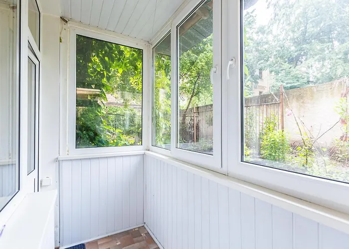 подобово у місті львові на вулиця ференца ліста 3 біля палацу мистецтв центр Apartamento