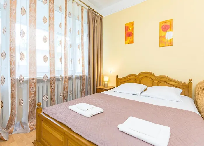 подобово у місті львові на вулиця ференца ліста 3 біля палацу мистецтв центр Apartamento Leópolis